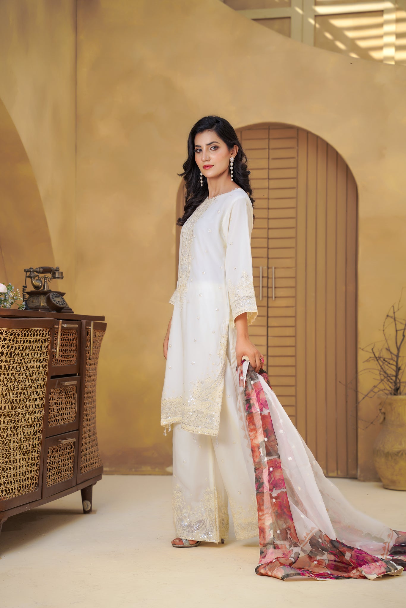 Shaarzil Off-White