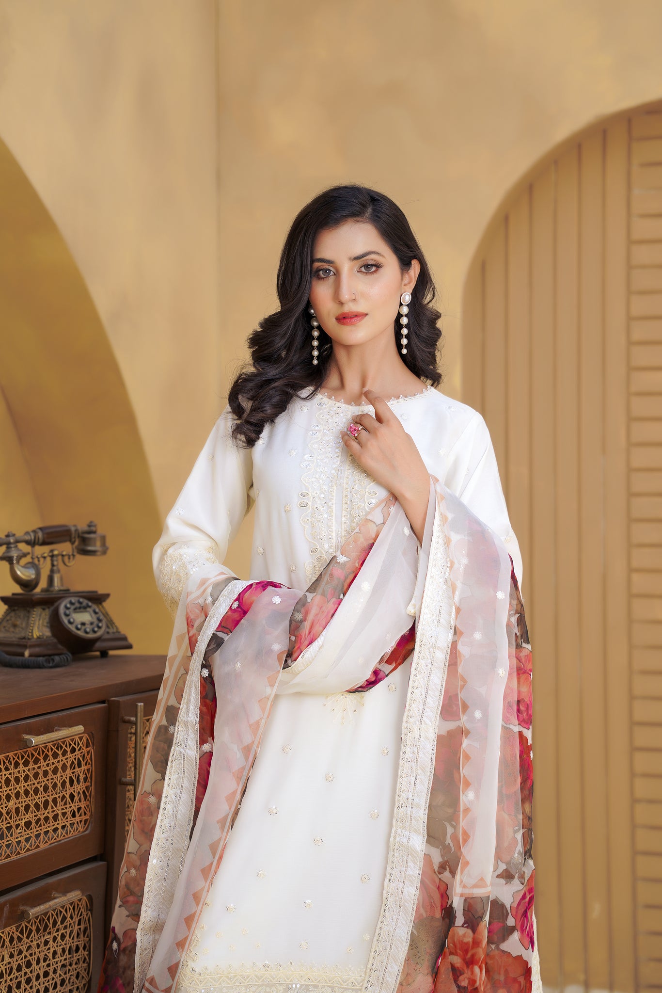Shaarzil Off-White