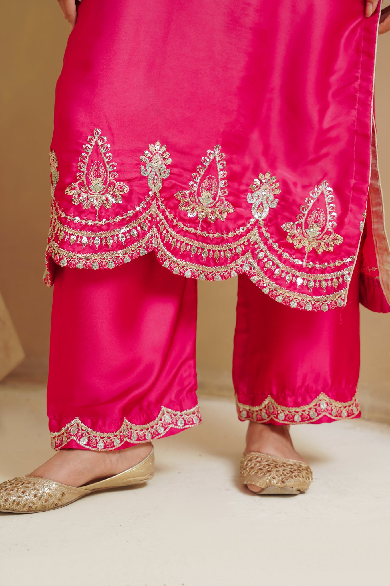 Raveen Hotpink