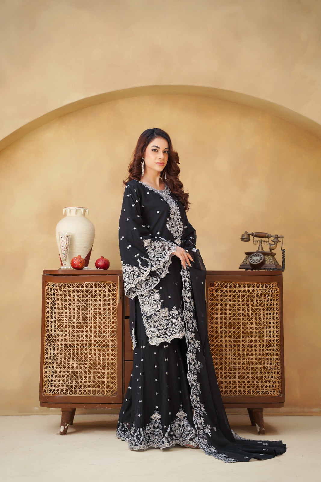 Mahpara Midnight Black