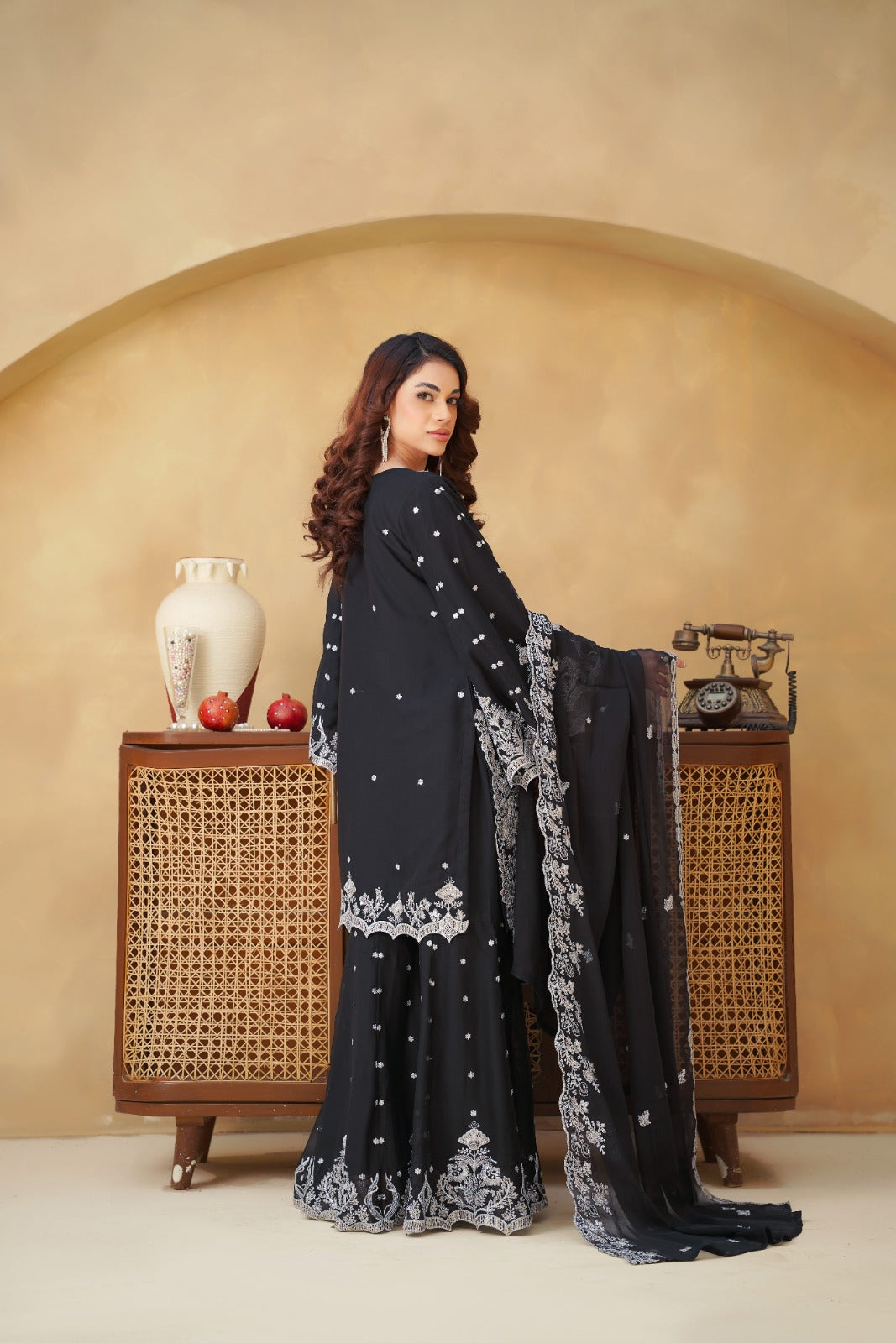 Mahpara Midnight Black