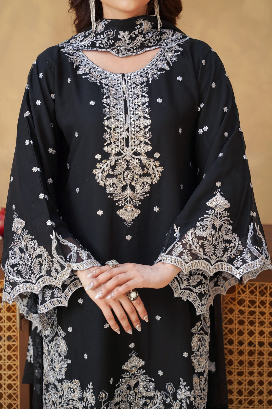 Mahpara Midnight Black