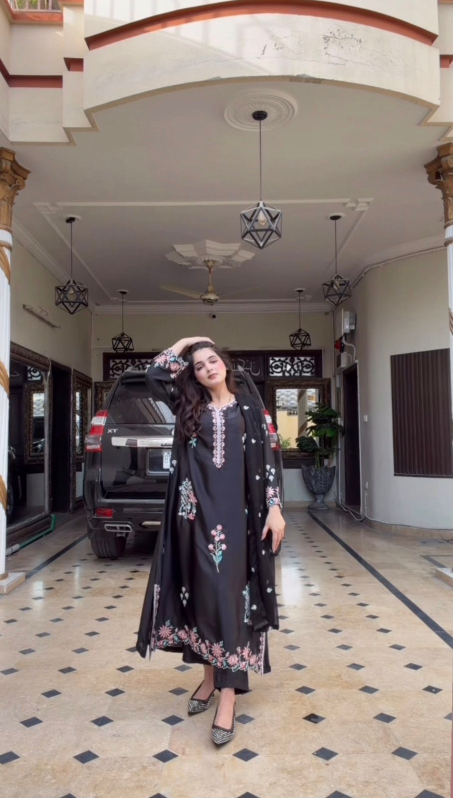 Laira Midnight Black