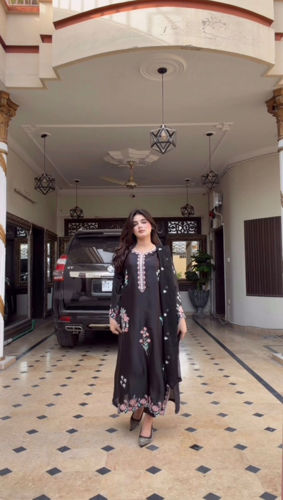 Laira Midnight Black