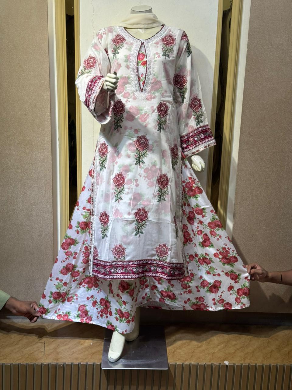 Mawra White