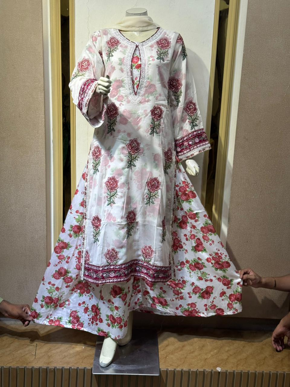 Mawra White
