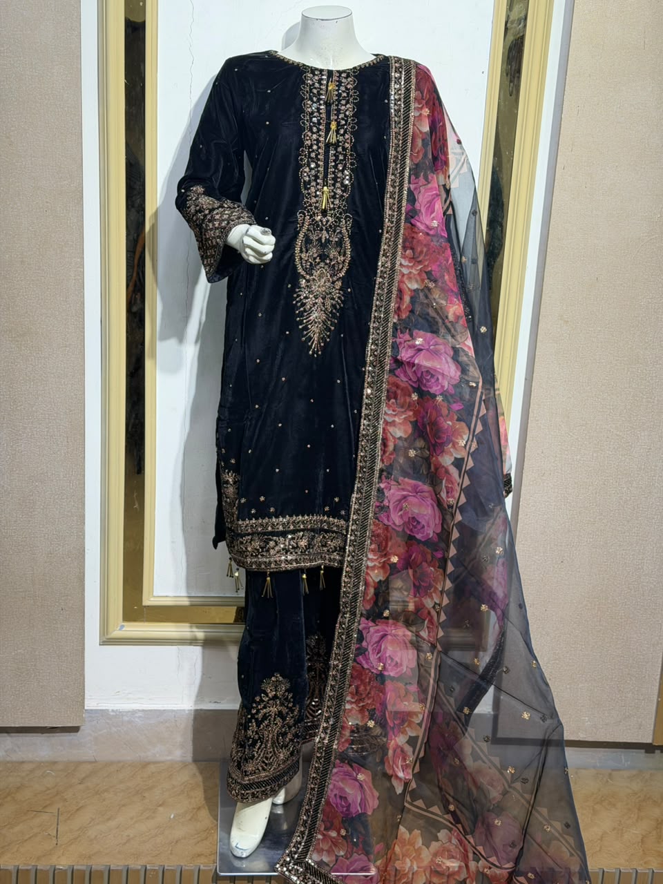 Zarafsha Black Velvet