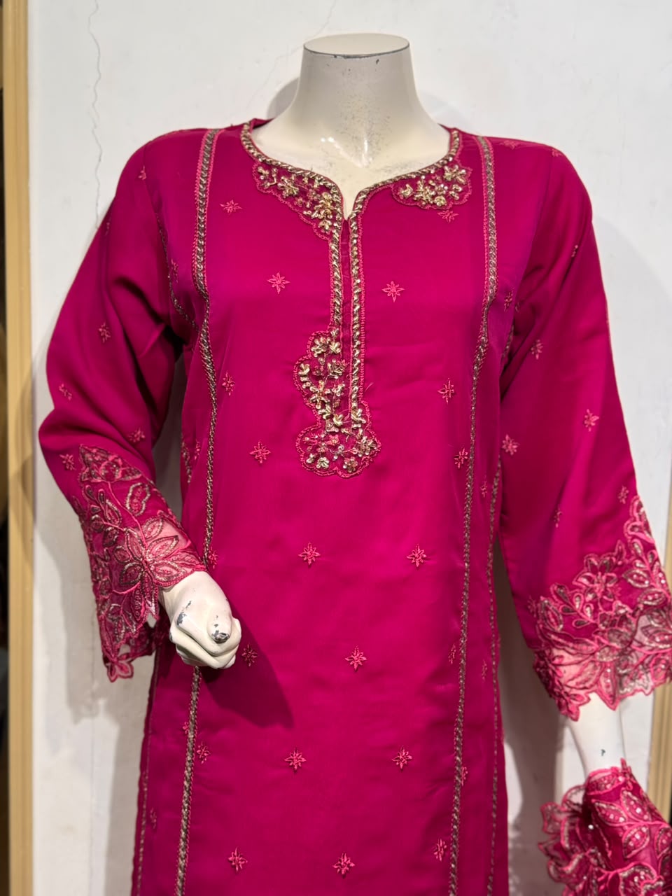 Avenza Hotpink