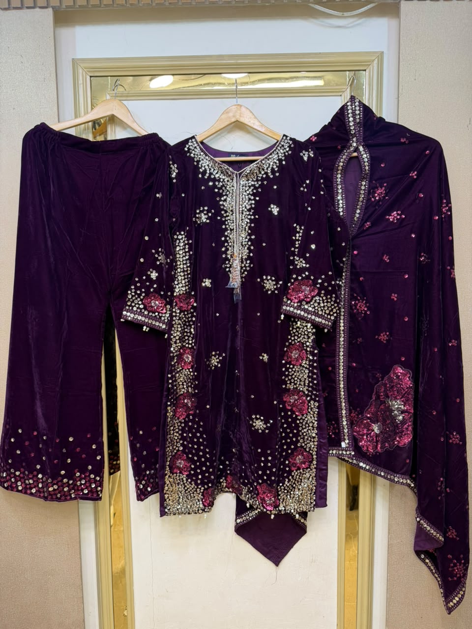 Jazmin Plum Velvet