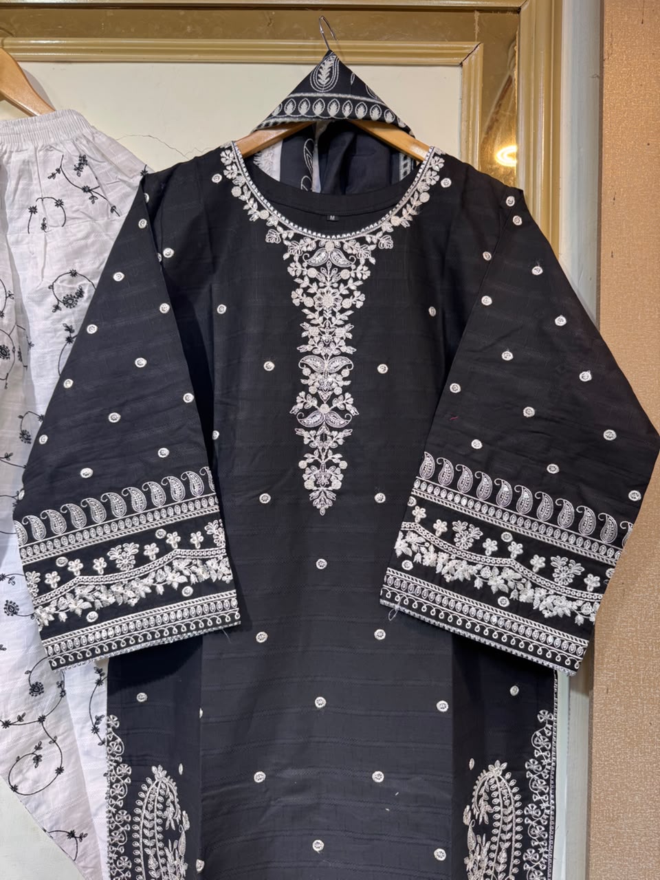 Rehar Black