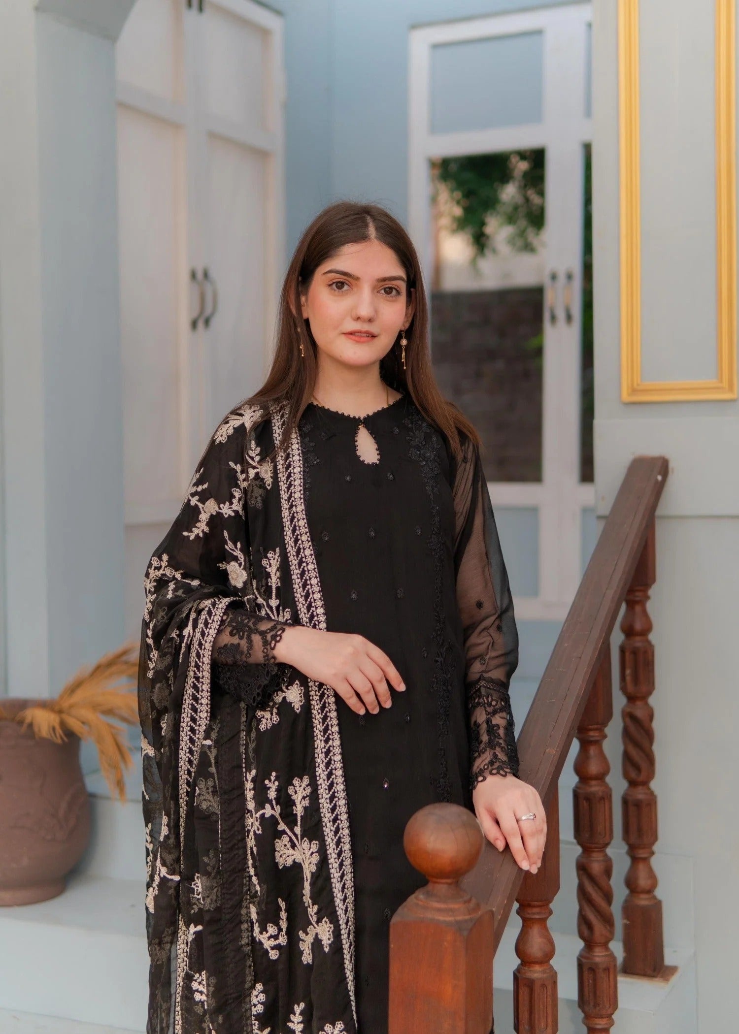 Kaysariya Black