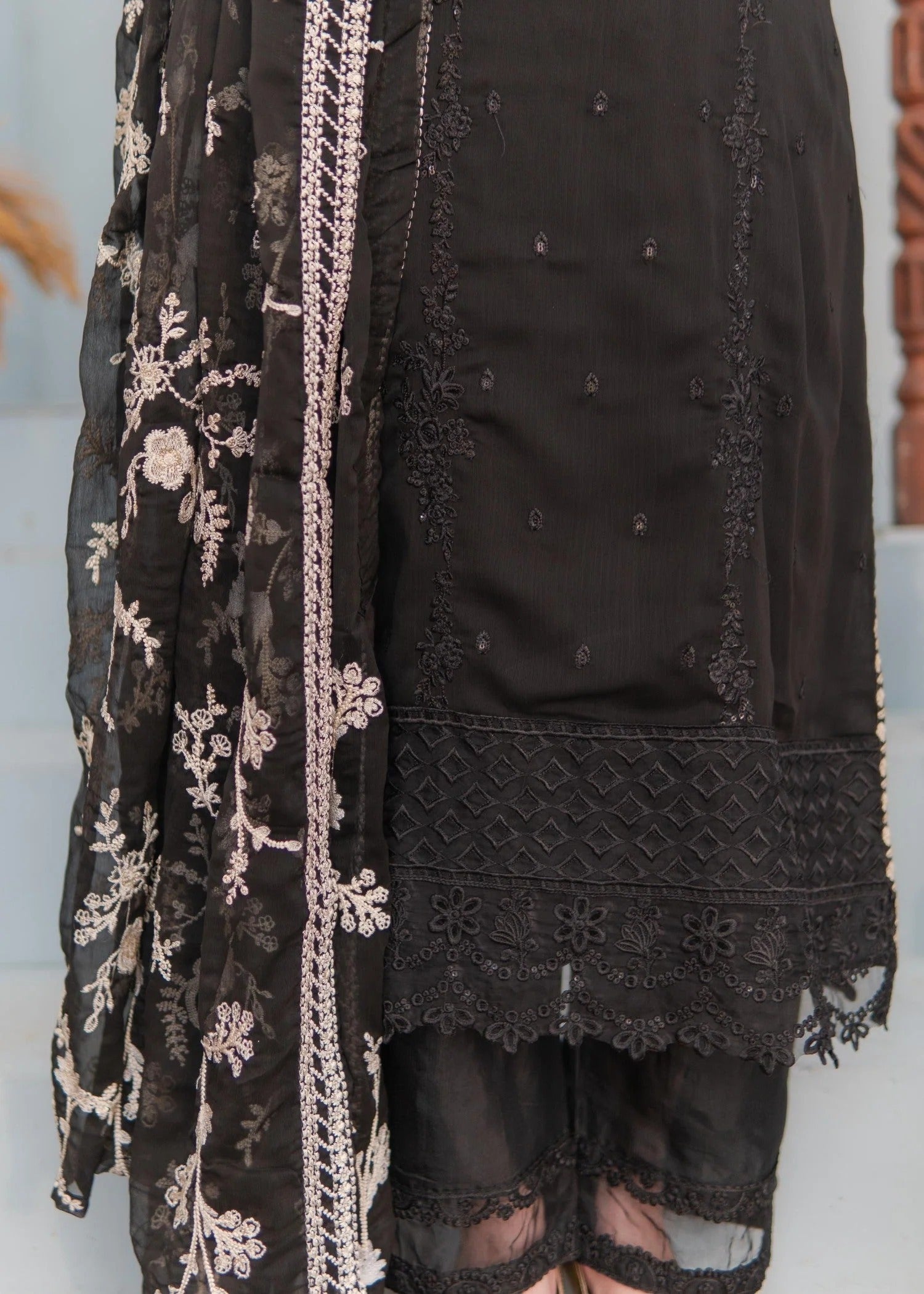 Kaysariya Black
