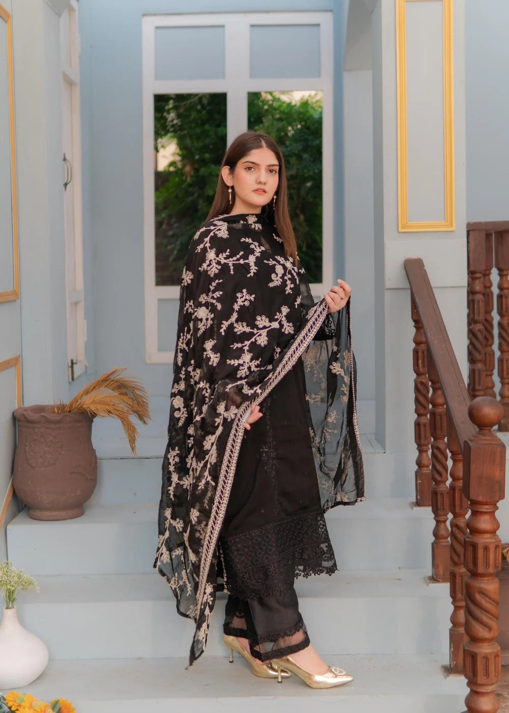 Kaysariya Black
